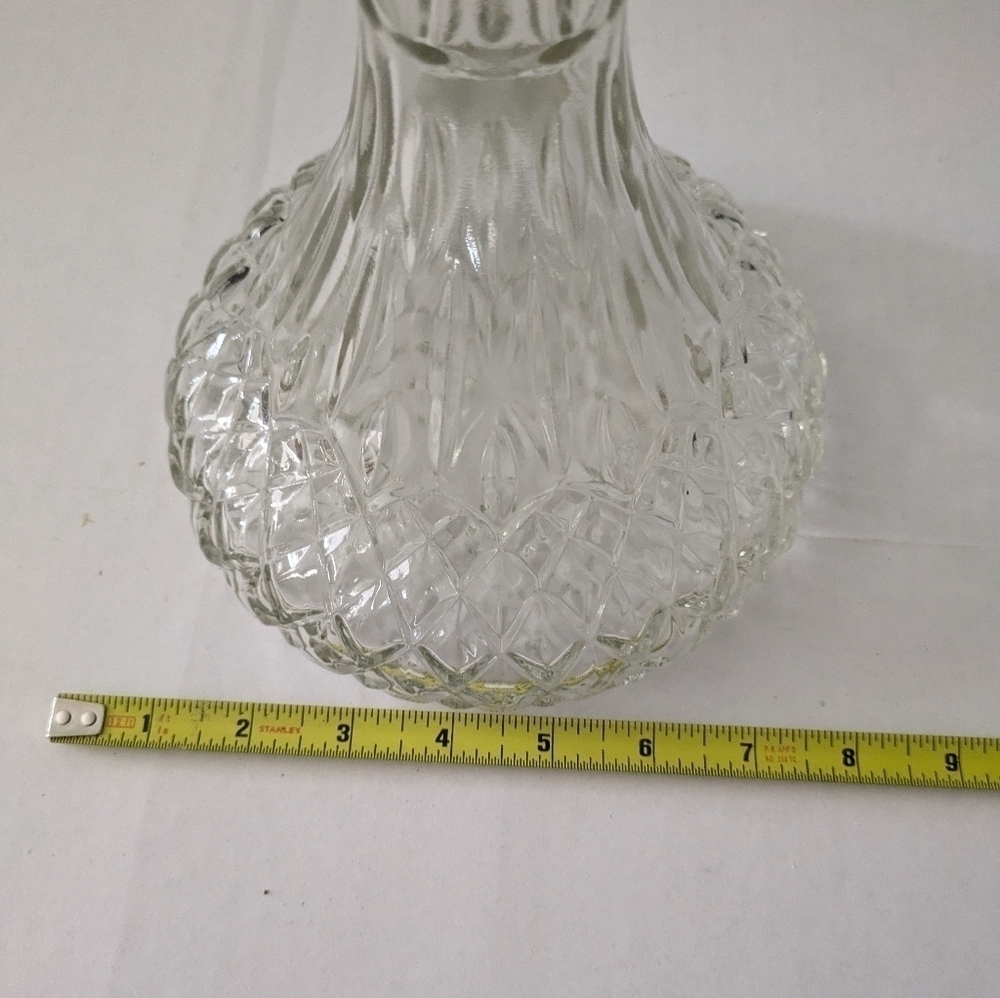 Vintage GLASS WINE DECANTER CRYSTAL PRESSED GLASS WINE DECANTER w/rubber stopper - Picture 6 of 7